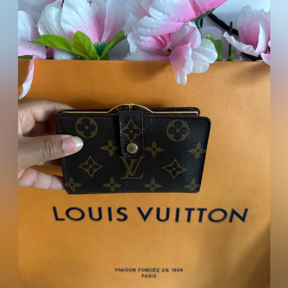 LOUIS VUITTON WALLET